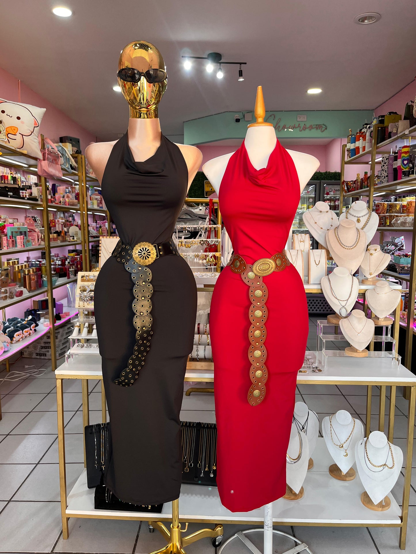 VESTIDO MIDI AJUSTADO CON ESCOTE DRAPEADO